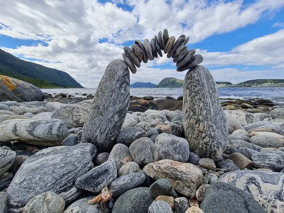 begravelsesbyrå sunnmøre, giske og sula